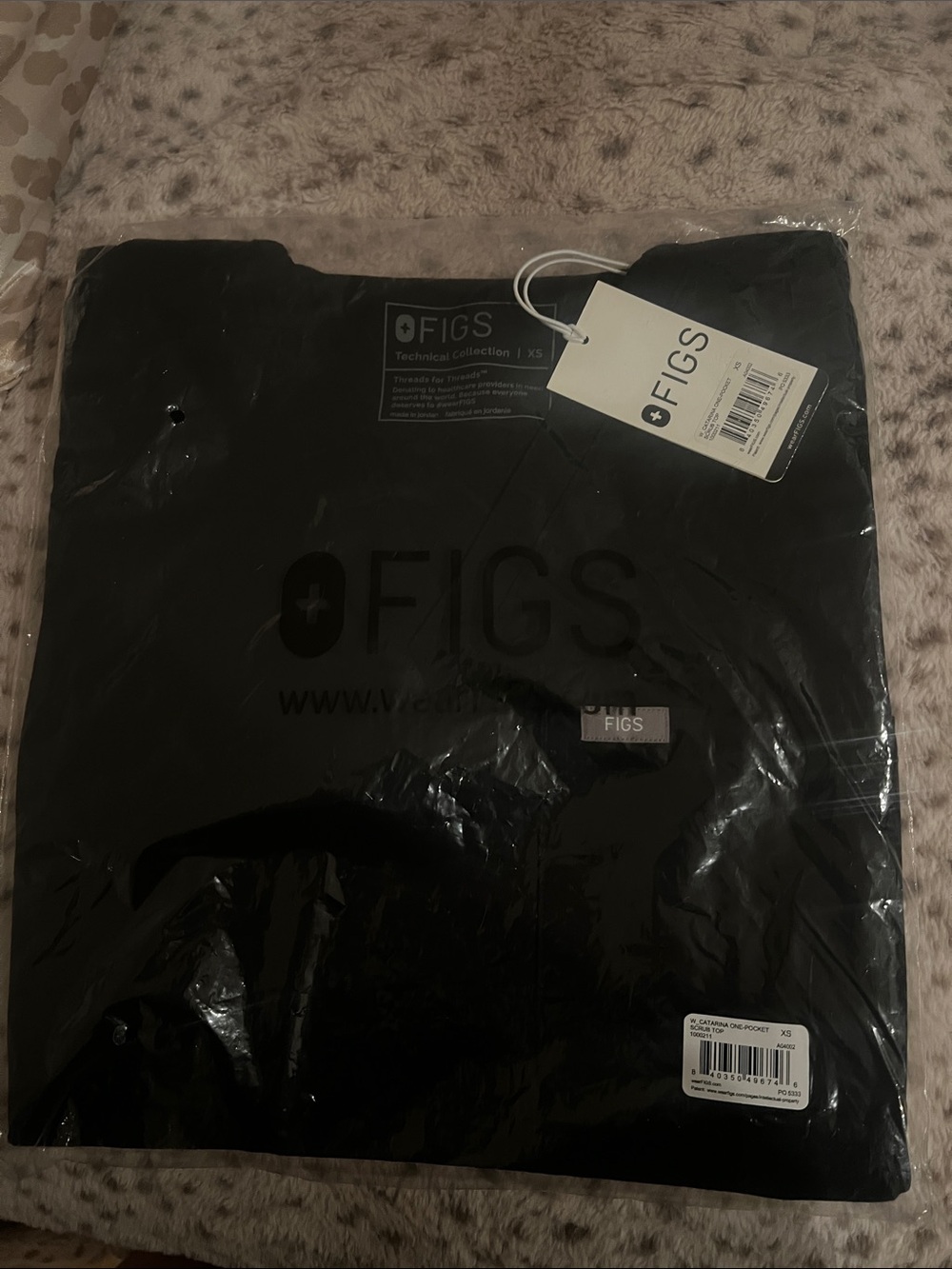 Figs women  Black Technical scrub top
